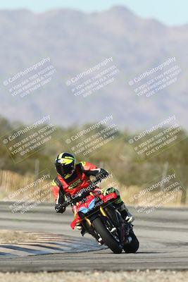 media/Dec-01-2025-Moto Forza (Mon) [[2daa91e15f]]/2-Intermediate Group/Session 3 (Turn 3)/